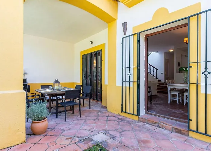Isla De Guadalmina Townhouse Villa *