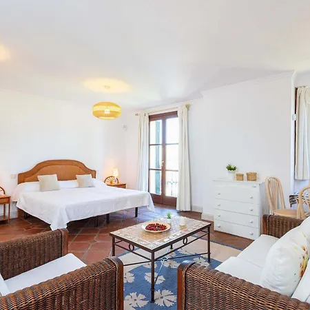 Isla De Guadalmina Townhouse Villa *